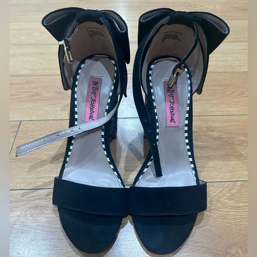 Betsey Johnson glitter bow heels​ - Picture 2 of 3